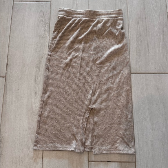 Zenana Outfitters Tan Pencil Skirt - Picture 6 of 6